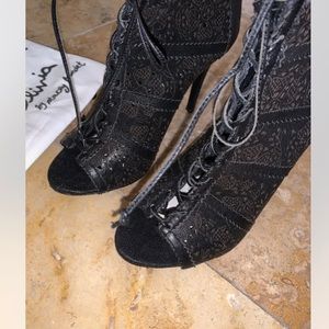 Alice and Olivia Black Boot Pumps Lace Up Women’s Size 39 New